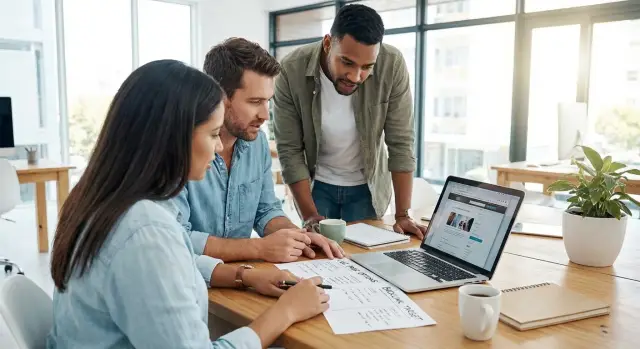 Elegir objetivos de backlinks en sitios UGC: perfiles vs hilos